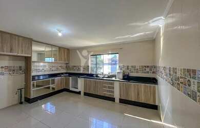 Imagem 7: Cód.: 13625 - Sobrado para locação no bairro Parque Jacatuba, cozinha ampla e armários pla