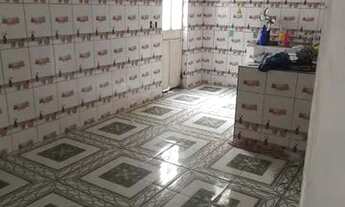 Imagem 4: Aluga se uma casa com dois 4 sendo uma com suite. Ótimo pra se morar