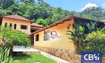 Imagem 5: Luxuosa Casa com 4 Quartos, Bem Localizada e em Rua Tranquila, a 05 Minutos do Centro 300