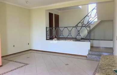 Imagem 3: Casa com 3 quartos para alugar, 180 m² por R$ 3.200/mês - Alto dos Pinheiros - Juiz de For