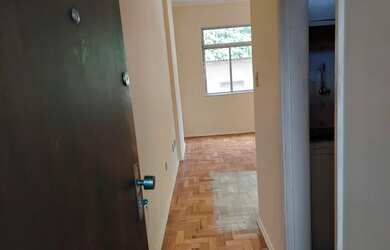 Imagem 4: Apto Centro, frente, amplo, sol, fino trato, Rua 16 de março, excelente preço - Petrópoli