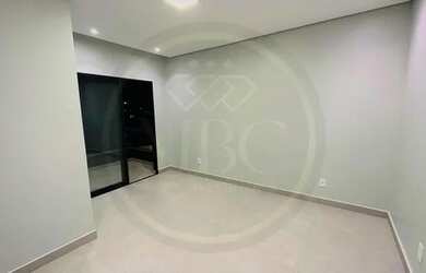 Imagem 2: Belíssima e moderna casa no Condomínio Morada dos pássaros