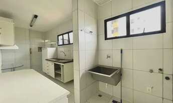 Imagem 6: Venha morar neste Amplo Apartamento com armários embutidos em localização espetacular na A