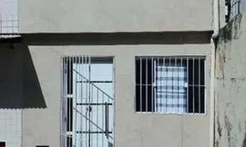 Imagem: Casa em Candeias com dois quartos, uma suíte