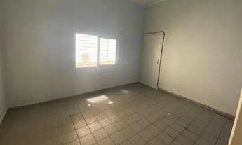 Imagem: ALUGO QUARTO EM CASA COM AMPLO JARDIM, ESTACIONAMENTO