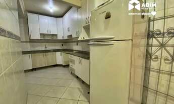 Imagem 6: Aluguel Anual: Apartamento 2 dormitórios, sacada, sem mobília e 1 vaga privativa. Centro d