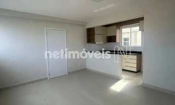 Imagem 2: Excelente apartamento, com 56 m²;. 02 quartos com armários, piso em laminado, sendo 01 suí