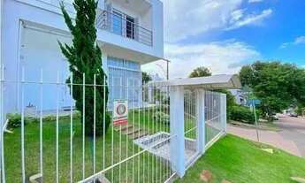 Imagem 3: Casa em Porto Alegre, no bairro Aberta dos Morros, com 3 dormitório(s), e 3 banheiros, à v