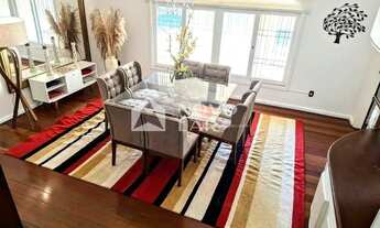 Imagem: Casa à venda com seis quartos sendo dois