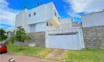 Imagem 6: Casa em Porto Alegre, no bairro Aberta dos Morros, com 3 dormitório(s), e 3 banheiros, à v