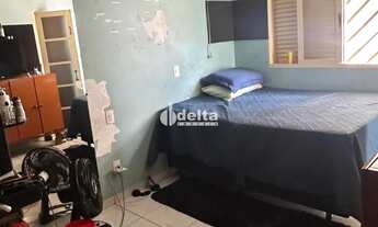 Imagem 10: Casa disponível para venda no bairro Segismundo Pereira em Uberlândia MG