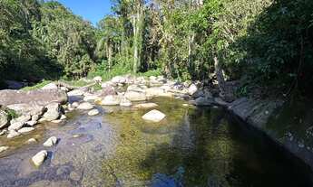 Imagem 7: Chalés na natureza de Paraty com cachoeira privativa