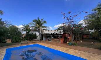 Imagem 3: Casa em Condomínio Fechado com 4 quartos (3 suítes) à venda, a/c 440 m² por R$ 2.000.000