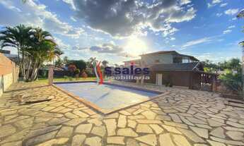 Imagem 2: Exclusividade! Excelente Casa em Lote de 2.400m² e Piscina Aquecida!!!