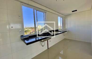 Imagem 2: PRONTO PARA MORAR, 3 SUÍTES E 2 VAGAS, NO JARDIM AMERICA!