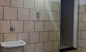 Imagem 6: Linda Quitinete em Cascadura. Com 1 Quarto, Cozinha, BH. e Área. Toda Reformada