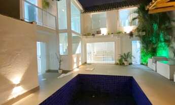 Imagem: Casa alto padrão mobiliada com piscina