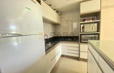 Imagem 2: Apartamento para venda possui 57 metros quadrados com 3 quartos em Praia da Baleia - Serra