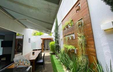 Imagem 4: Casa de condomínio para venda com 556 metros quadrados com 4 quartos