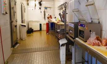 Imagem 2: Açougue com estacionamento na porta, na ZL/SP Ref.: 1373