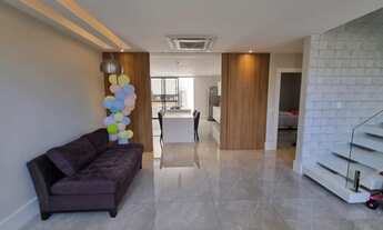 Imagem 8: Excelente Casa contemporânea com 462m2 composta por 4 suítes com closet