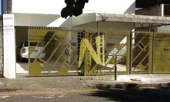 Imagem: Casa com 6 dormitórios à venda, 226 m²