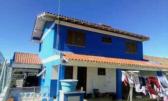 Imagem 2: Sobrado muito bem localizado com 03 dormitórios. Venha conferir!