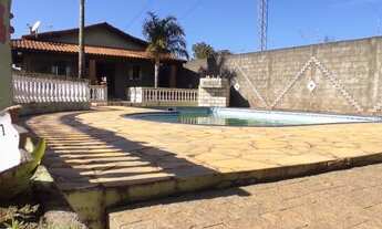 Imagem: Chácara com piscina e churrasqueira a venda