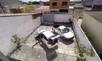 Imagem 3: Casa no Tomba, com 5 vagas para carro
