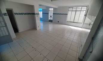 Imagem 3: Sobrado em frente ao Parque da Aclimação para venda ou locação. Possui 12 (doze) metros de