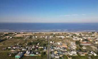 Imagem 2: BF- Sobrado a venda junto ao mar