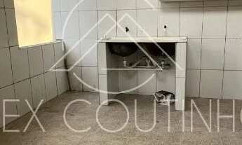 Imagem 2: Aluga-se casa com 2 quartos, varande e aréa de serviço