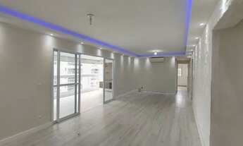 Imagem 5: Apartamento para venda tem 132 metros quadrados com 3 quartos em Ponta da Praia - Santos