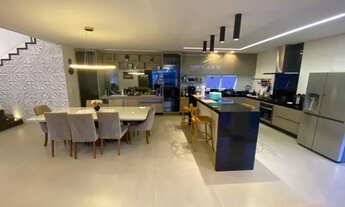 Imagem 3: Lindo Sobrado no Condomínio Alphaville - A casa que você sempre sonhou