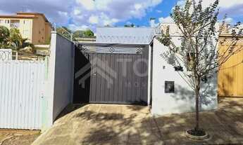 Imagem: CASA TÉRREA COM 3 DORMITÓRIOS NO CIDADE