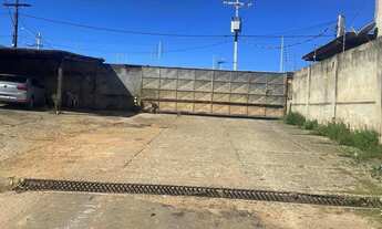 Imagem 5: Imóvel para aluguel possui 1700 mts com galpão e murado