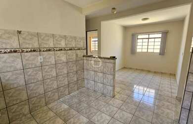 Imagem 2: CASA 2 DORMITORIOS OTIMA LOCALIZAÇÃO NO UNIÃO