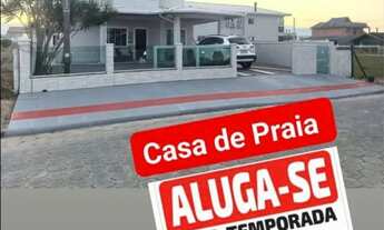 Imagem: Casa de praia na Ponta do Papagaio. Palhoça