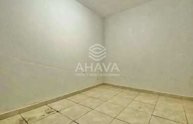 Imagem 7: Linda casa com 2 Quartos - 1 Banheiro - Cozinha - Entrada Coletiva - Sem Vaga de garagem