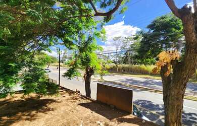 Imagem 2: Lote Comercial Negrão de Lima Lote à Venda, 420.00 por R$ 550000.00 no setor Setor Negrão