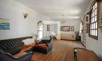 Imagem 3: Casa à Venda - Coração de Jesus, 3 Quartos, 310 m2