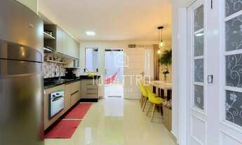 Imagem 7: Sobrado de frente pra no bairro Santa Cândida, CURITIBA - PR