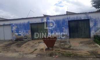 Imagem 3: Área com Casa e 3 Barracões à Venda no Residencial Itaipu - Goiânia