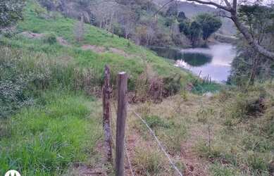 Imagem 2: Chácara com casa ?