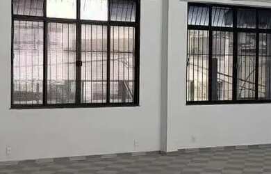 Imagem 4: Ponto comercial/Loja/Box para venda possui 235 metros quadrados