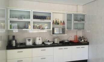 Imagem 6: Casa de condomínio para venda tem 580 metros quadrados com 4 quartos