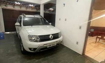 Imagem 2: Sobrado para venda possui 208 metros quadrados com 2 quartos