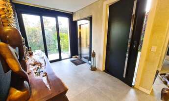 Imagem 6: Casa de condomínio para venda possui 365 metros quadrados com 4 quartos