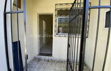 Imagem 4: Casa de rua independente 03 Quartos com pequeno Quintal Garagem em Ramos