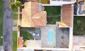 Imagem 2: Excelente residência em terreno de 1200m2 com piscina